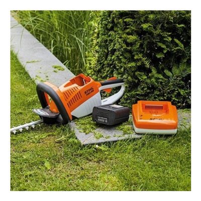 Stihl HSA 66 Akülü Çit Budama Makinesi Akü+Hızlı Şarj Cihazı